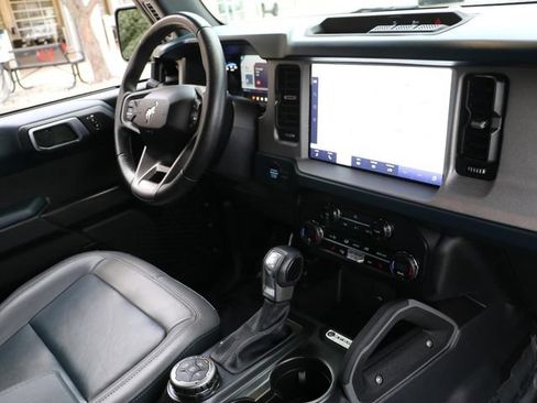 Used 2024 Ford Bronco Outer Banks AWD/4WD image 14