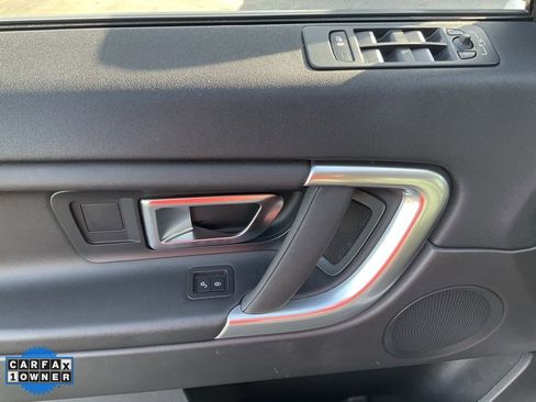 Used 2019 Land Rover Discovery Sport SE image 24