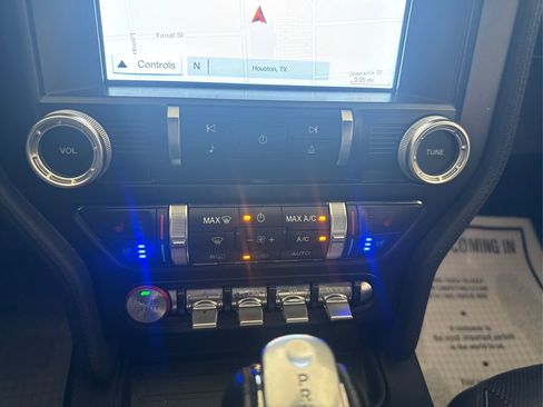 Used 2018 Ford Mustang Premium RWD image 36