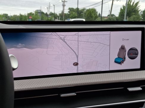 Certified 2025 Genesis GV80 3.5T Advanced AWD/4WD image 19