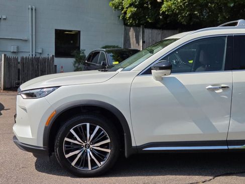 Used 2023 INFINITI QX60 Sensory w/ Cargo Package AWD/4WD image 10