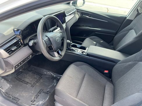 Used 2025 Toyota Camry LE FWD image 10