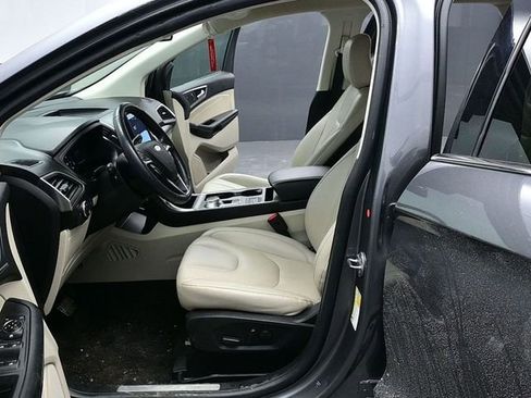 Used 2022 Ford Edge Titanium image 17