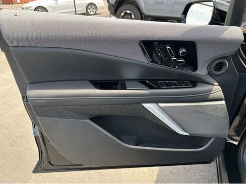 New 2025 Cadillac Optiq Luxury 1 image 7