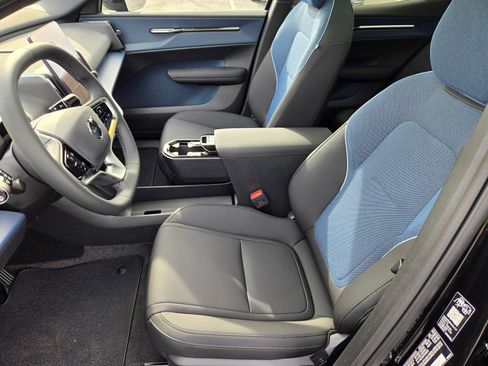 New 2026 Volvo EX30 Plus w/ Climate Package image 12