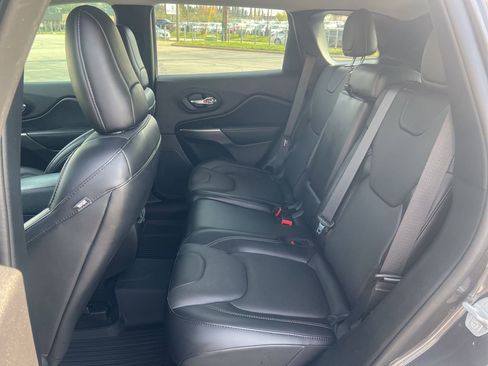 Used 2021 Jeep Cherokee Limited w/ Elite Package image 19