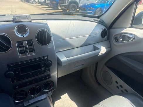 Used 2008 Chrysler PT Cruiser Limited FWD image 16