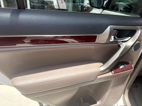 Used 2014 Lexus GX 460 Luxury AWD/4WD image 15