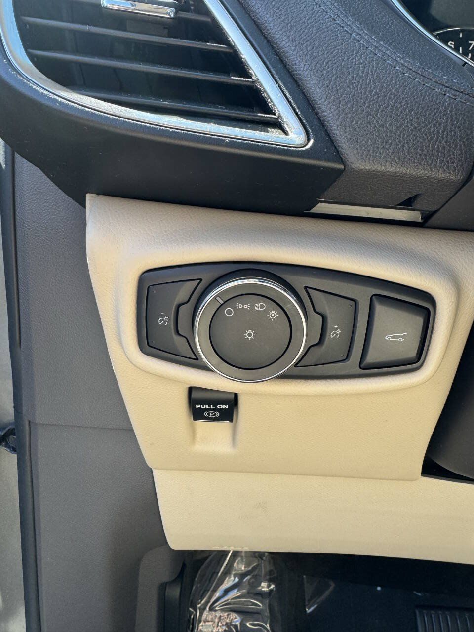 Used 2016 Lincoln MKX Reserve w/ Climate Package AWD/4WD image 12