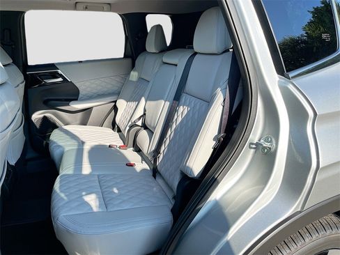 New 2025 Mitsubishi Outlander SEL image 26