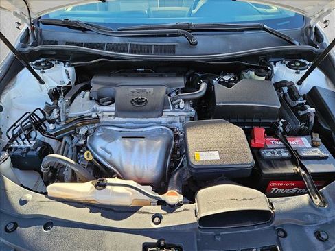 Used 2016 Toyota Camry LE image 21