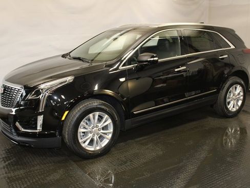 New 2026 Cadillac XT5 Luxury image 2