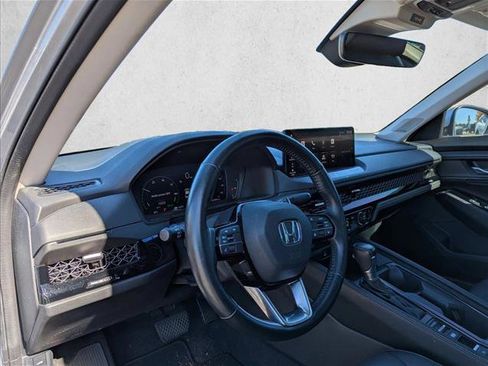 Used 2023 Honda Accord Touring image 12