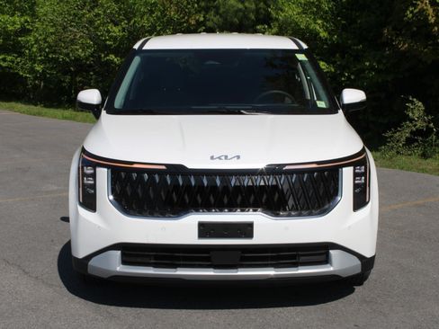 New 2026 Kia Carnival LX FWD image 2