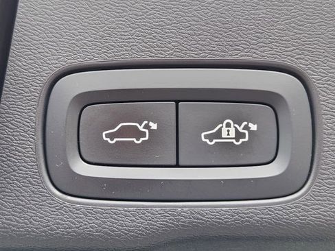 Used 2019 Volvo XC60 T5 Inscription w/ Protection Package image 18