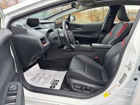 Used 2024 Toyota Prius Prime Premium image 13