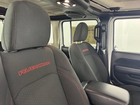 Used 2022 Jeep Wrangler Unlimited Rubicon AWD/4WD image 36
