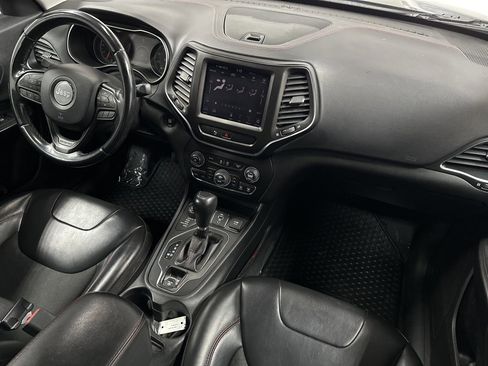 Used 2020 Jeep Cherokee Trailhawk w/ Comfort/Convenience Group image 12