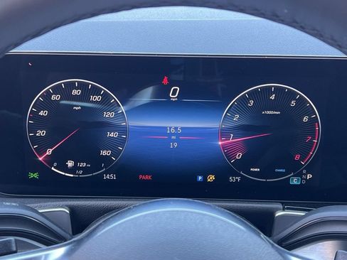 Used 2026 Mercedes-Benz GLB 250 4MATIC image 15