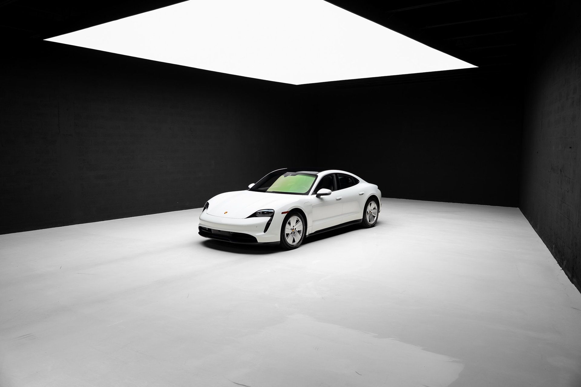 Used 2022 Porsche Taycan RWD image 76