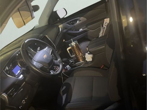 Used 2021 Chevrolet Traverse LT image 5