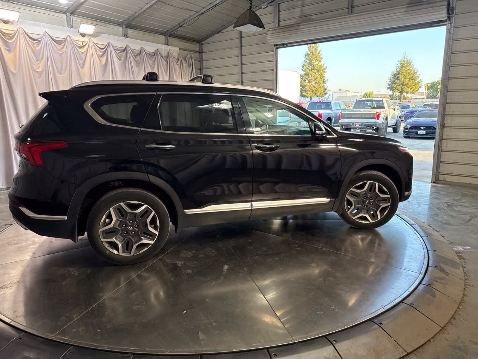 Used 2023 Hyundai Santa Fe Limited FWD image 4
