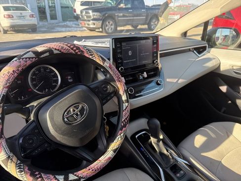 Used 2021 Toyota Corolla LE w/ Carpet Mat Package (TMS) image 10