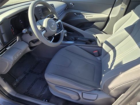Certified 2022 Hyundai Elantra SEL image 10