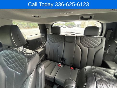 Used 2022 Hyundai Palisade Limited w/ Winter Package FWD image 16