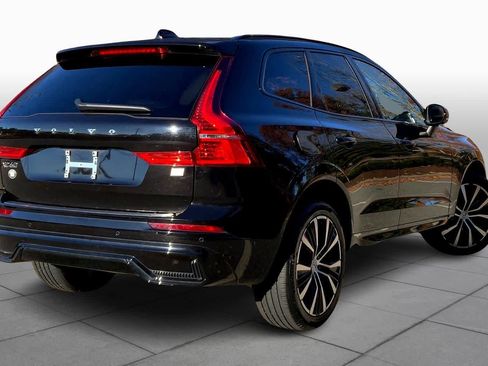 Used 2023 Volvo XC60 T8 Plus w/ Climate Package image 12