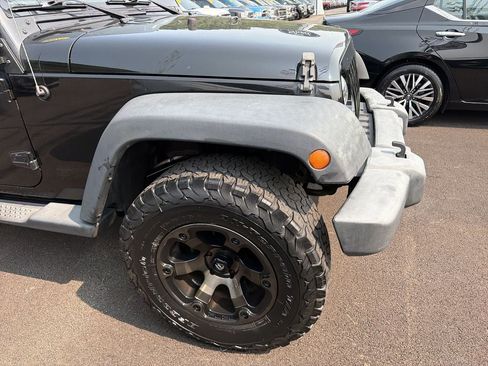 Used 2016 Jeep Wrangler Sport w/ Quick Order Package 23S AWD/4WD image 4