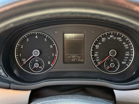 Used 2015 Volkswagen Passat 1.8T Limited Edition image 8