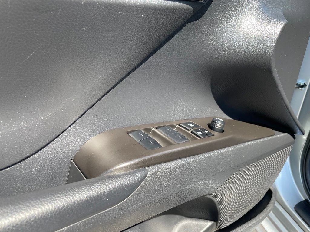 Used 2023 Toyota Camry SE FWD image 10
