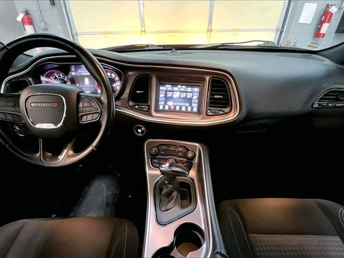 Used 2021 Dodge Challenger SXT image 15