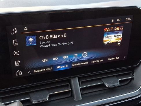 Used 2025 Chevrolet Trax RS w/ Driver Confidence Package image 16