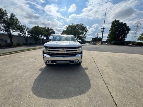 Used 2021 Chevrolet Silverado 1500 LTZ w/ Technology Package AWD/4WD image 18