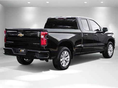 Used 2022 Chevrolet Silverado 1500 Custom w/ Safety Confidence Package image 6