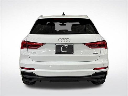 Certified 2025 Audi Q3 2.0T Premium w/ Convenience Package image 4
