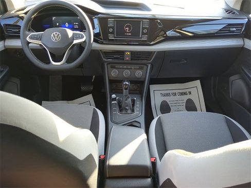 Certified 2022 Volkswagen Taos S image 11