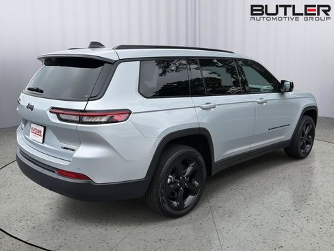 Used 2025 Jeep Grand Cherokee L Limited w/ Luxury Tech Group II AWD/4WD image 6