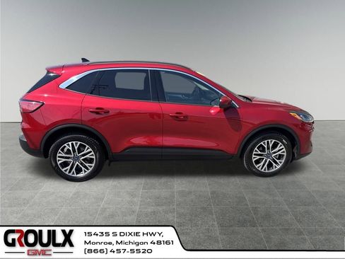 Used 2020 Ford Escape SEL image 7