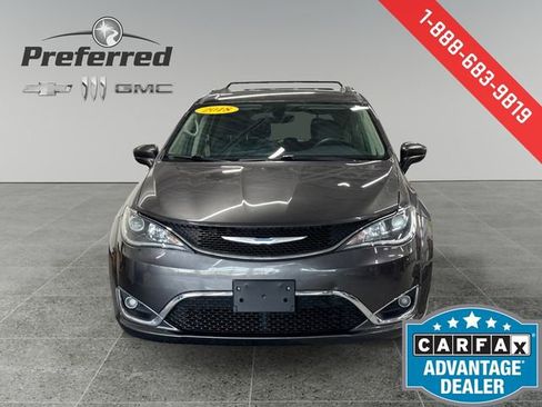 Used 2018 Chrysler Pacifica Touring-L image 12