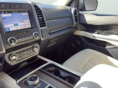 Used 2019 Ford Expedition Max Platinum image 34