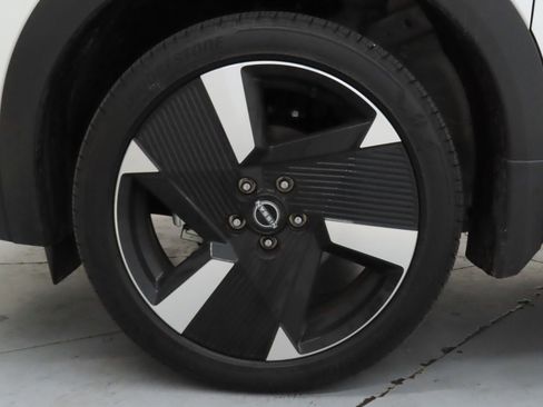 Used 2025 Nissan Kicks SR AWD/4WD image 28