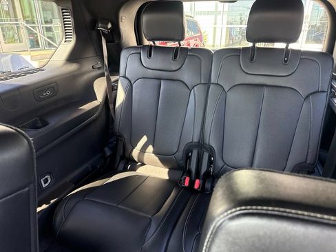 Certified 2024 Jeep Grand Cherokee L Limited w/ Luxury Tech Group II AWD/4WD image 17