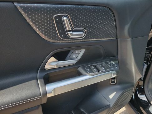 Certified 2025 Mercedes-Benz GLB 250 image 21