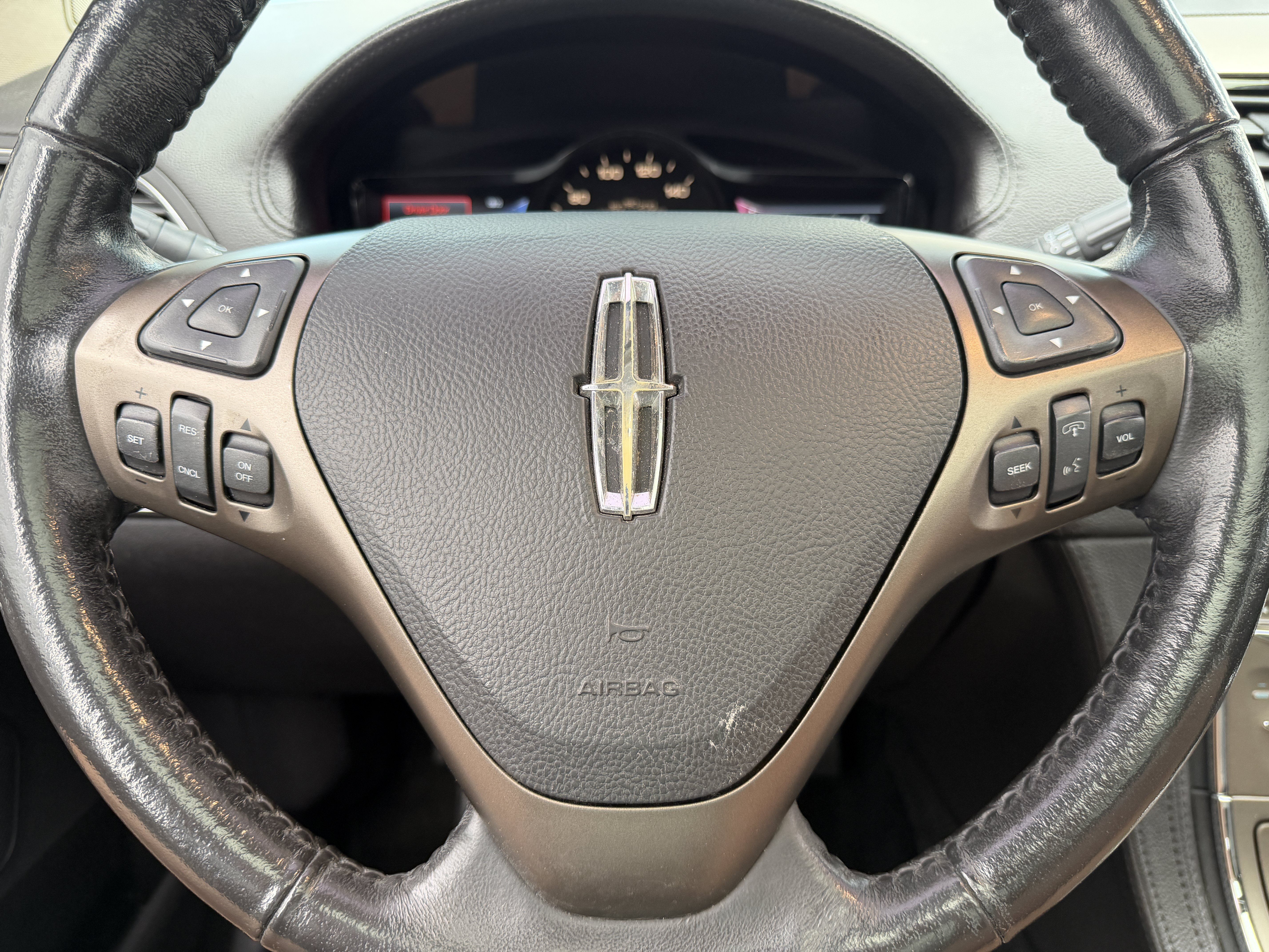 Used 2012 Lincoln MKX AWD image 21