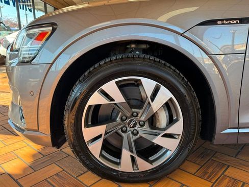 Used 2021 Audi e-tron Premium w/ Convenience Plus Package image 13