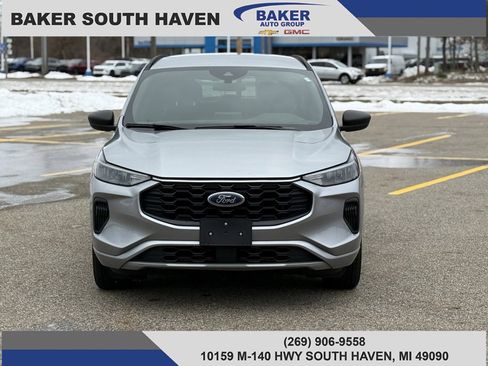 Used 2023 Ford Escape ST-Line image 2