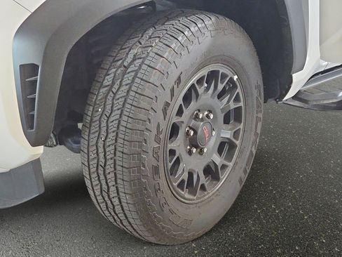 Used 2025 Toyota 4Runner TRD Off-Road Premium w/ Tow Technology Package AWD/4WD image 34